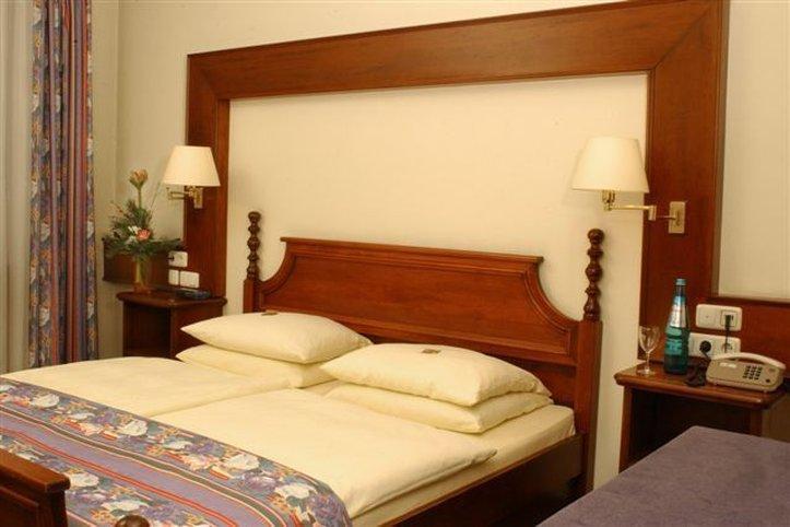Hotel Koenig Ludwig II Garching bei München Cameră foto